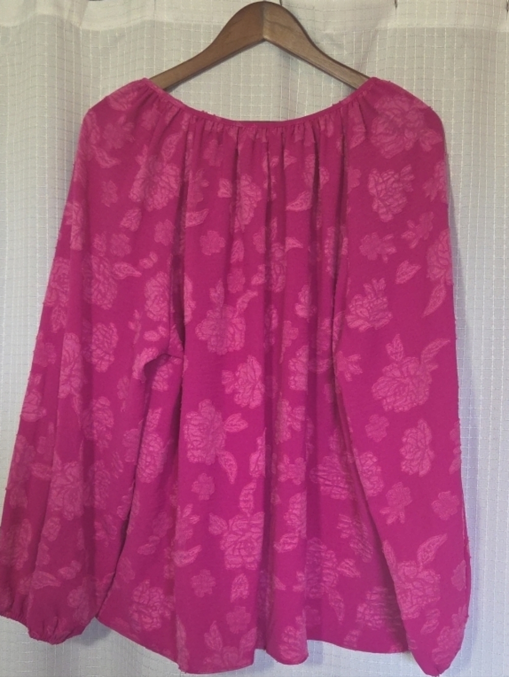 The Pioneer Woman Women's Plus Size Fuchsia Keyhole Floral Blouse XL - Picture 3 of 9